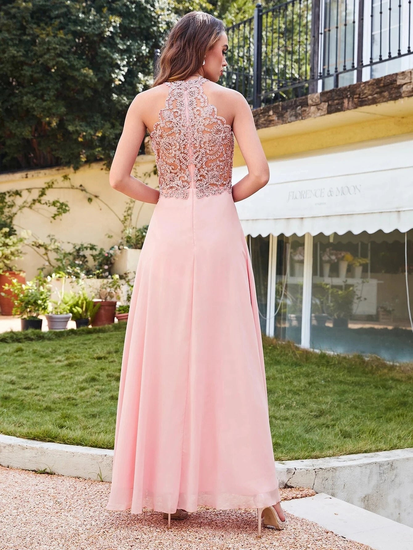 Elegant Halter Neck Bridesmaid Dress With Beaded Bodice