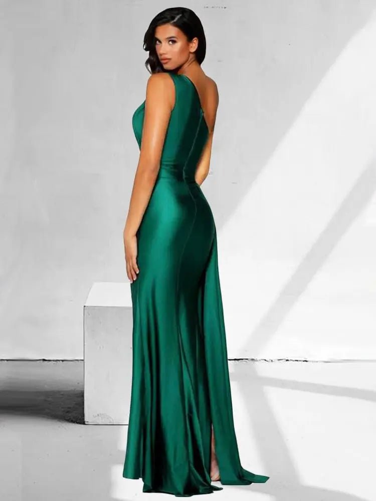 Emerald green one-shoulder mermaid satin bridesmaid dress