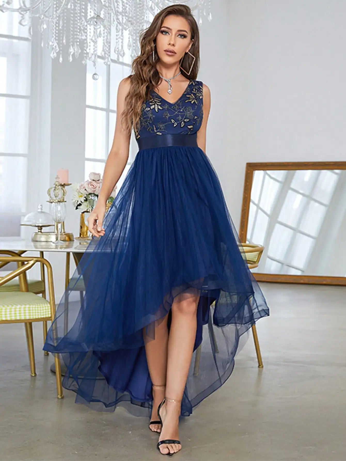 Sequin Embroidered V-neck Elegant Bridesmaid Dress