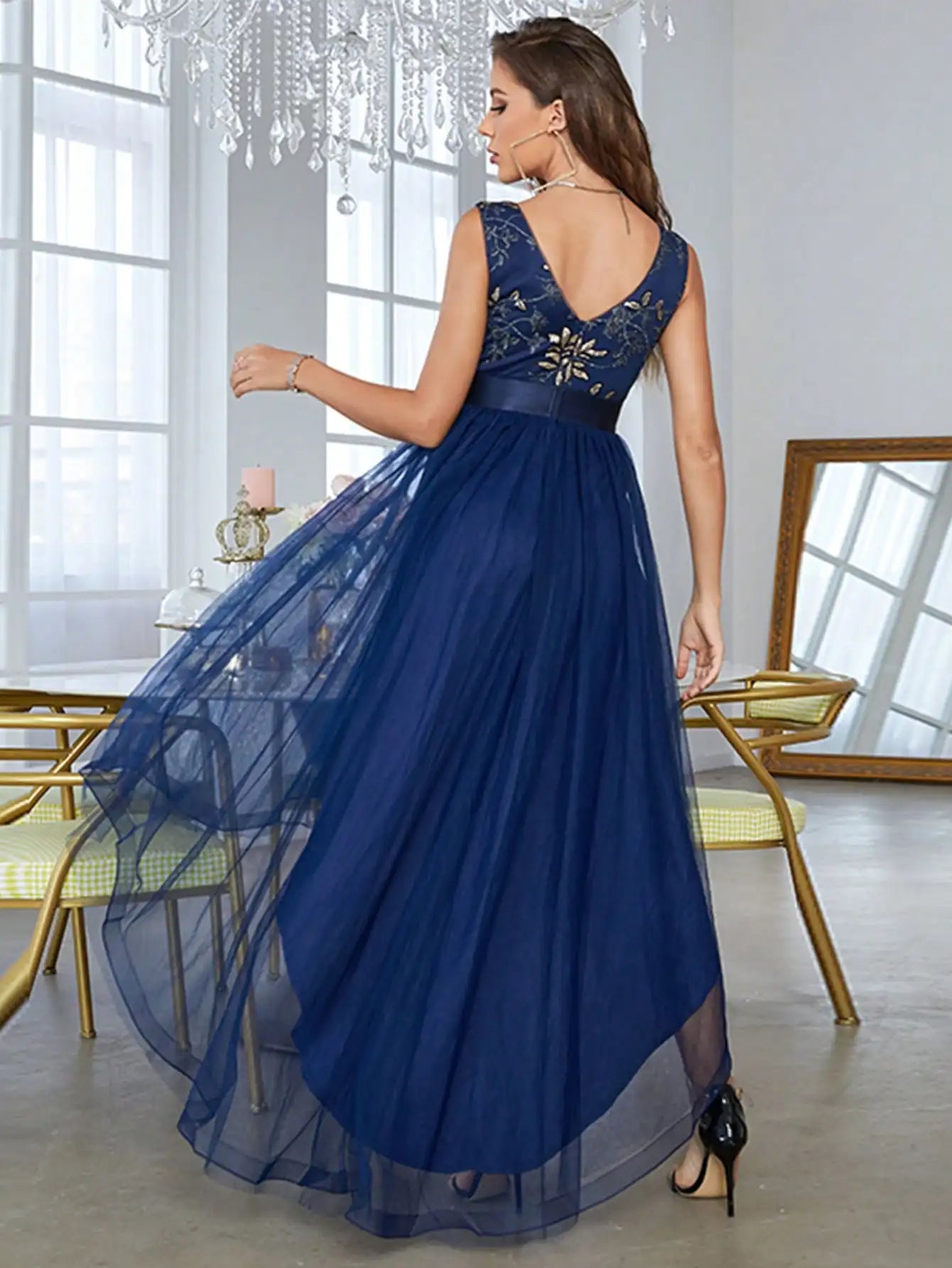 Sequin Embroidered V-neck Elegant Bridesmaid Dress