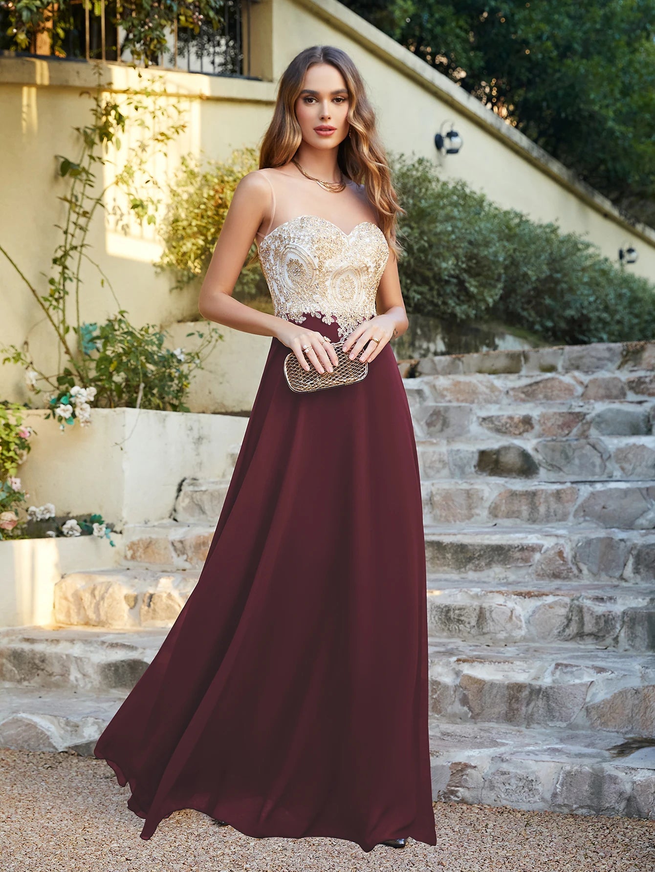 Burgundy Elegant Sweetheart Bridesmaid Dresses With Golden Applique 2